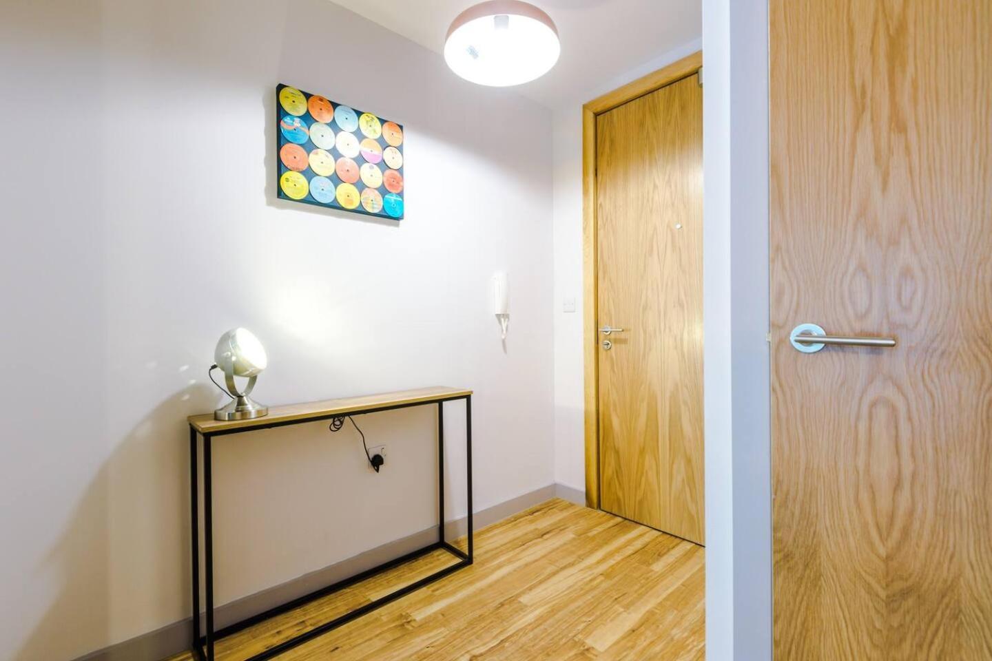 High Reviewed 1-Bed With Parking Central Location リヴァプール エクステリア 写真