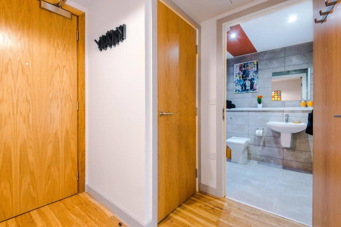 High Reviewed 1-Bed With Parking Central Location リヴァプール エクステリア 写真