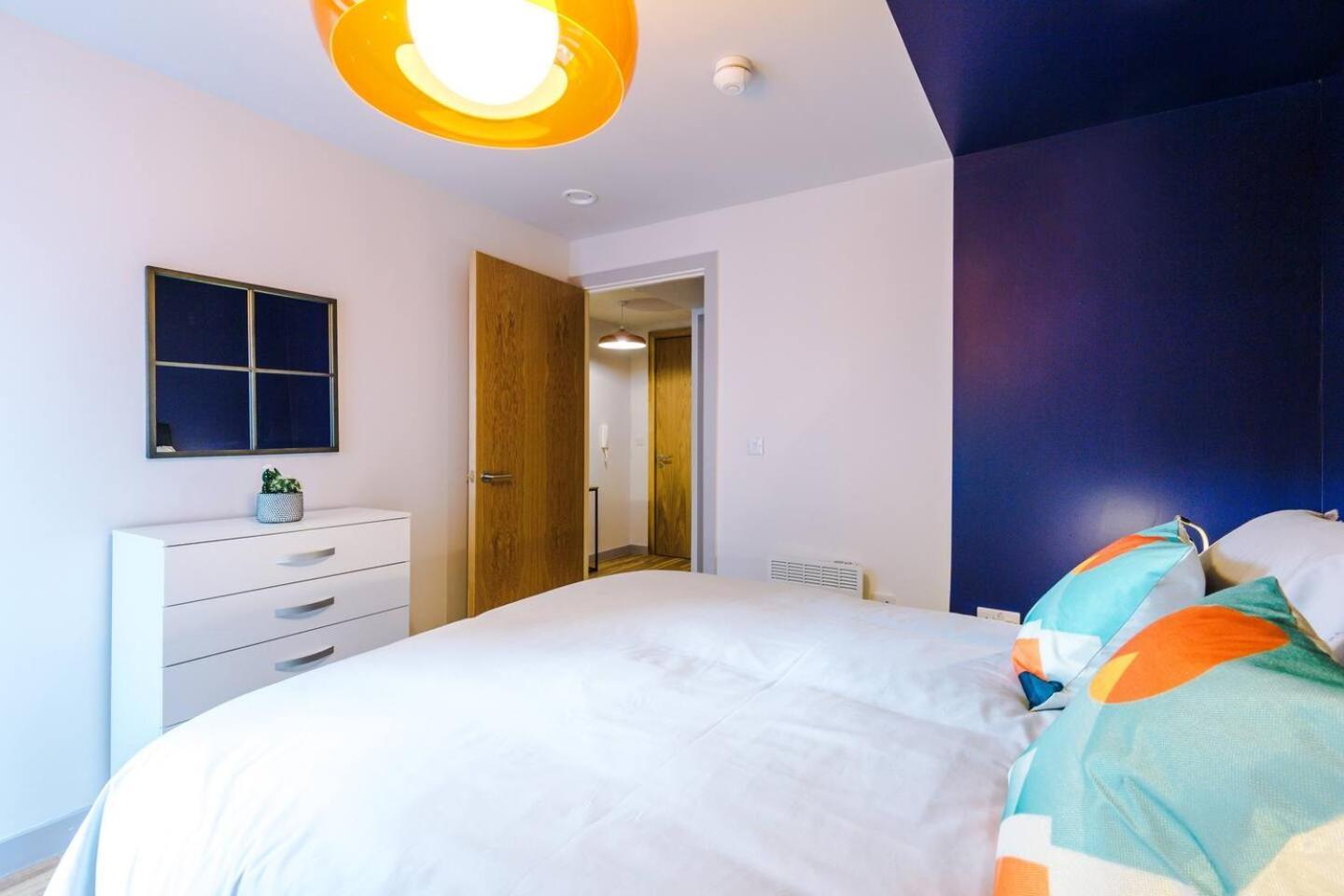 High Reviewed 1-Bed With Parking Central Location リヴァプール エクステリア 写真