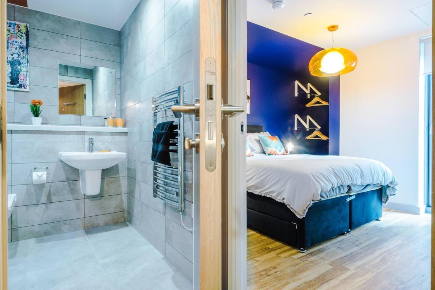 High Reviewed 1-Bed With Parking Central Location リヴァプール エクステリア 写真