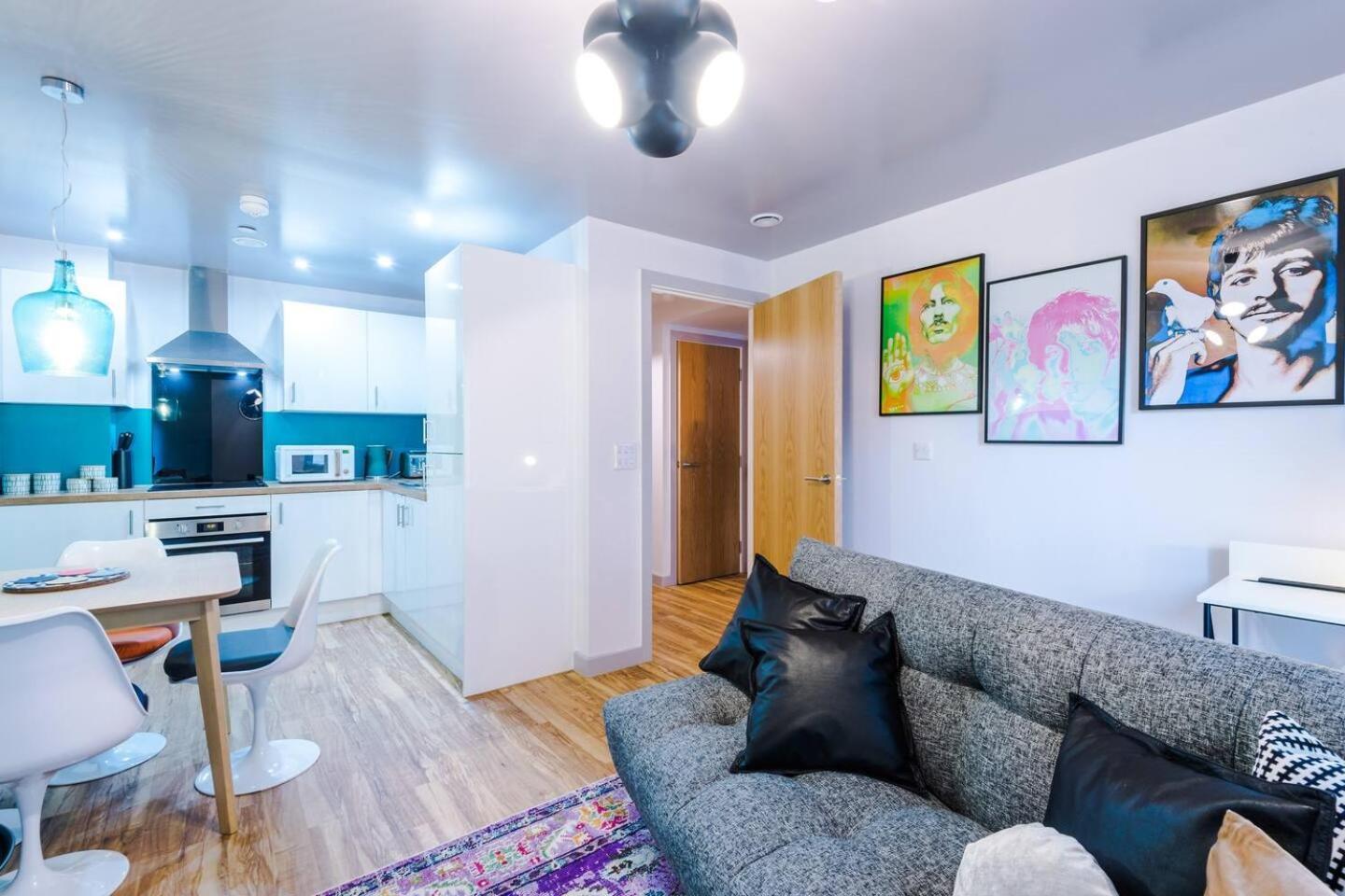 High Reviewed 1-Bed With Parking Central Location リヴァプール エクステリア 写真