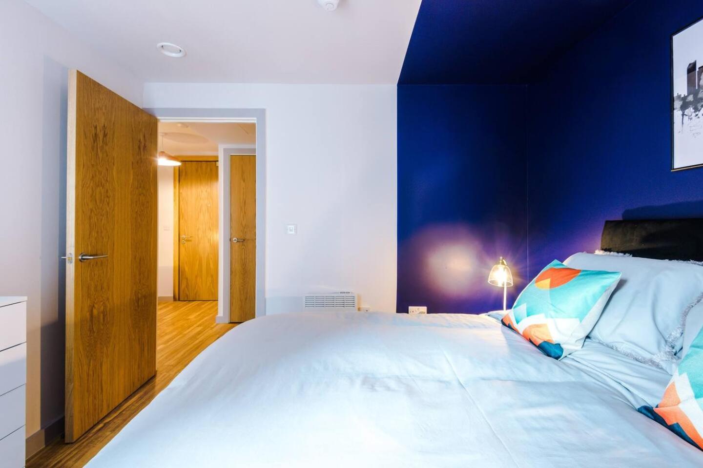 High Reviewed 1-Bed With Parking Central Location リヴァプール エクステリア 写真