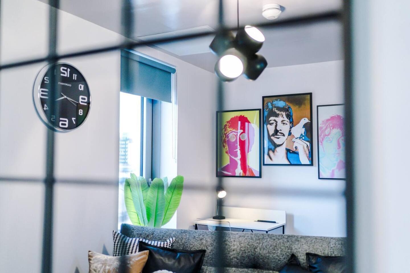 High Reviewed 1-Bed With Parking Central Location リヴァプール エクステリア 写真