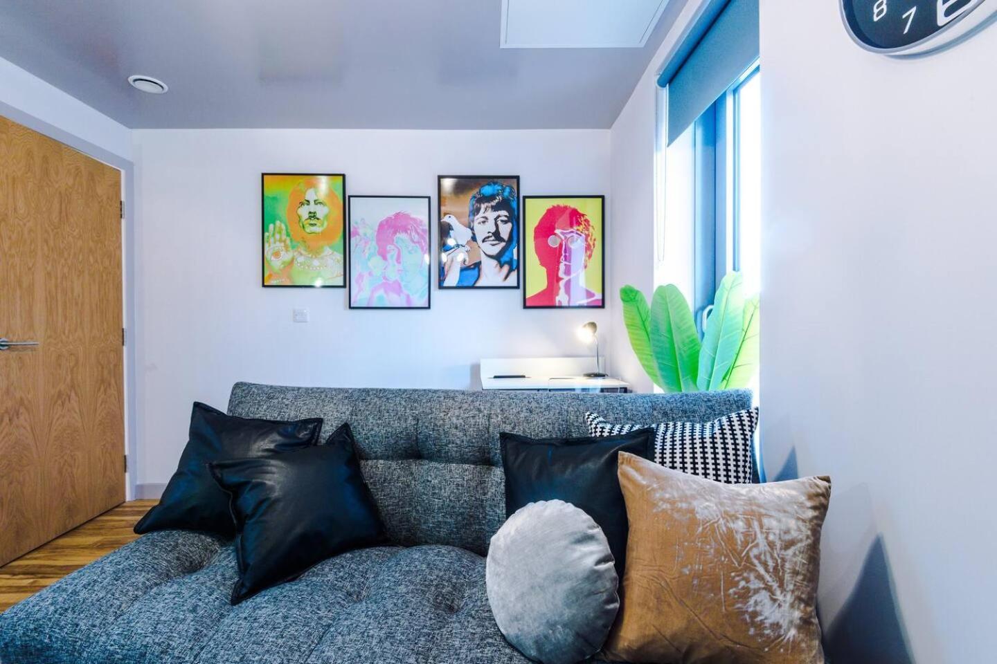 High Reviewed 1-Bed With Parking Central Location リヴァプール エクステリア 写真